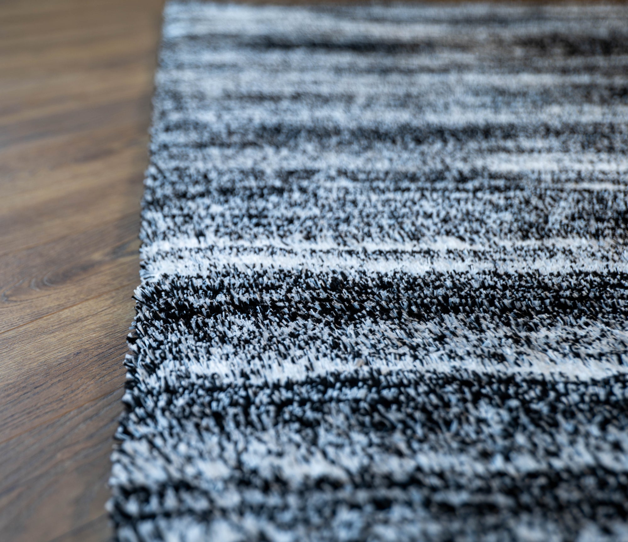 Jasmine Shaggy black white plain wave flokati Rug