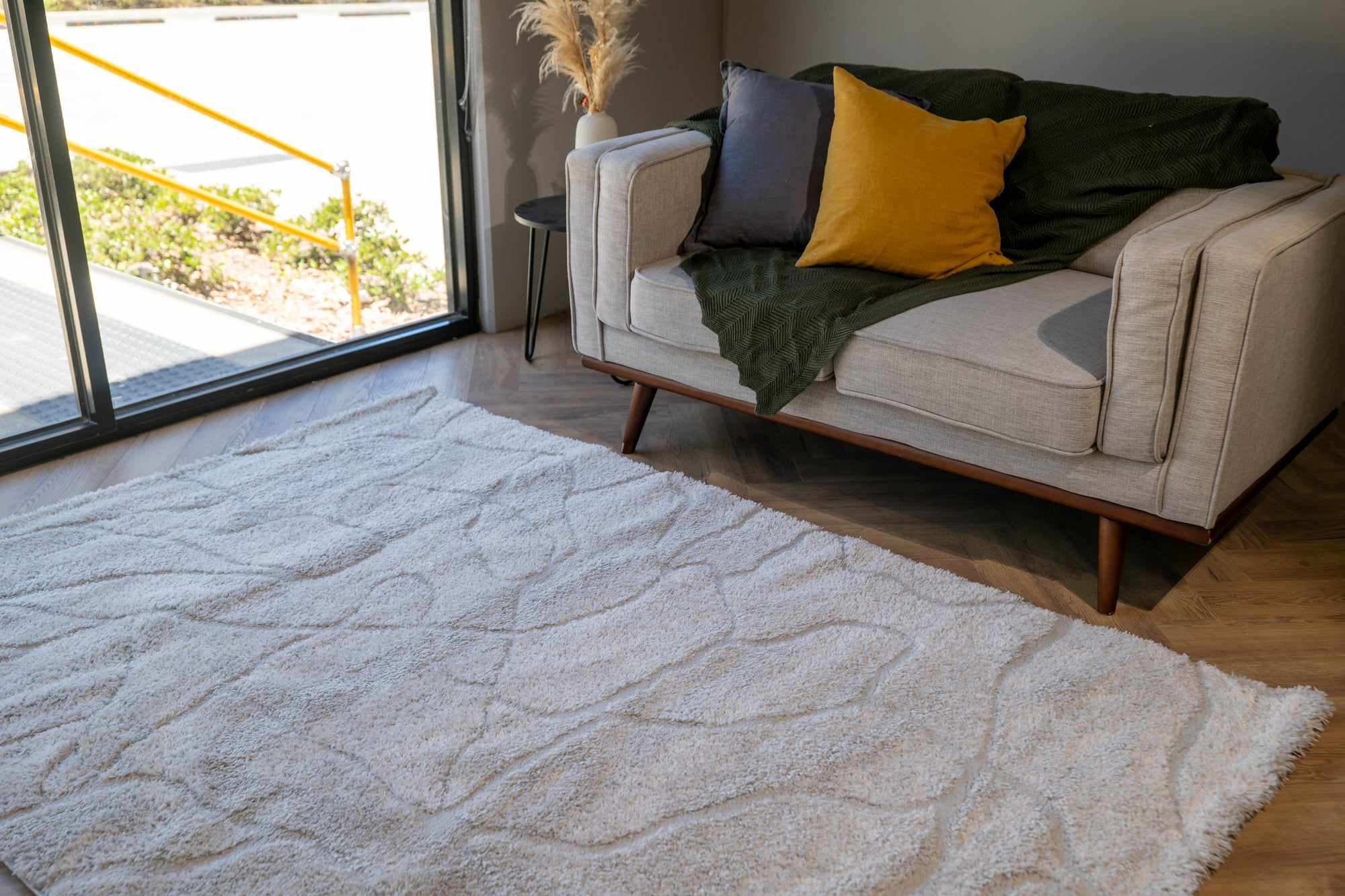 Jasmine Shaggy cream beige rocks flokati Rug