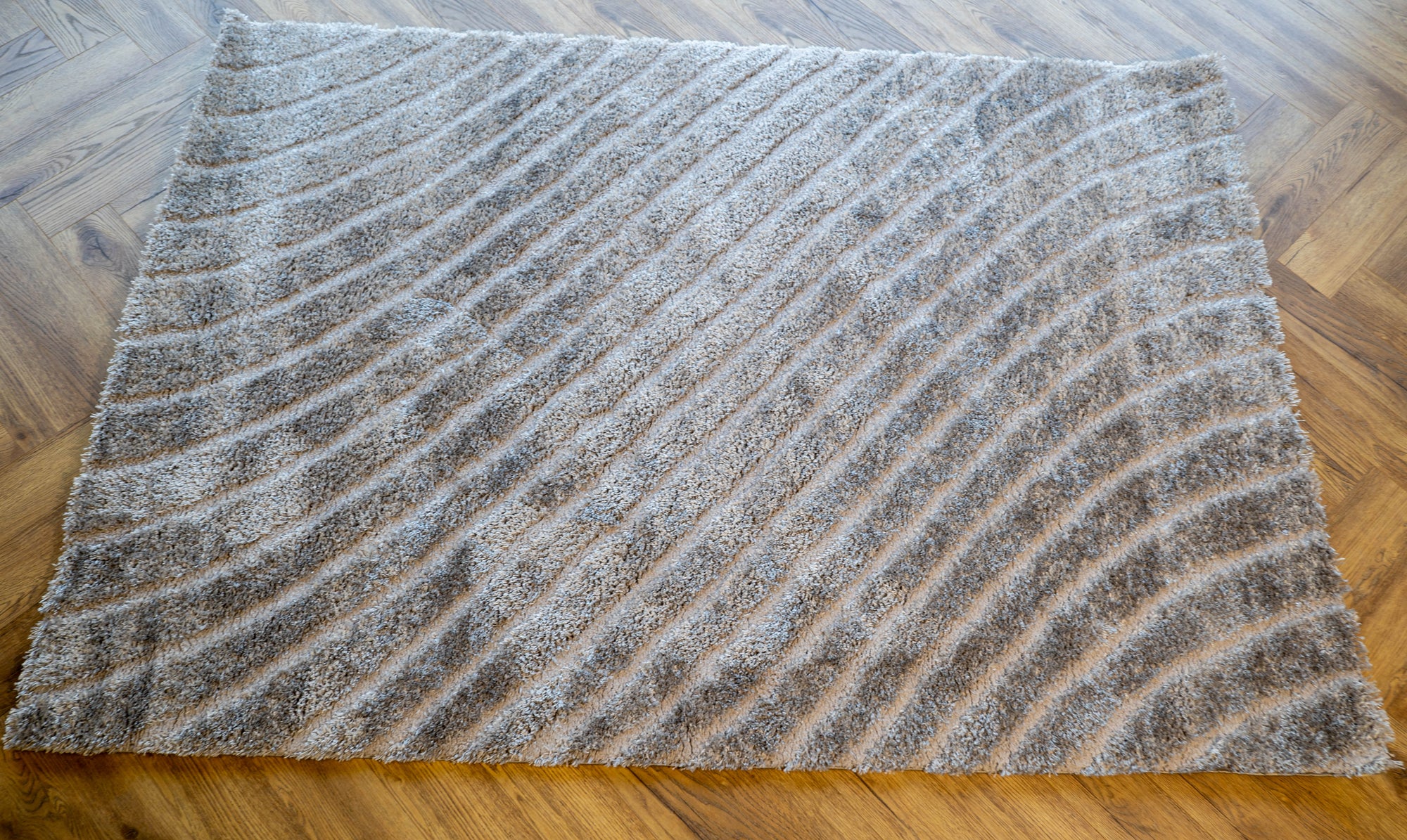 Jasmine Shaggy grey plain wave flokati Rug