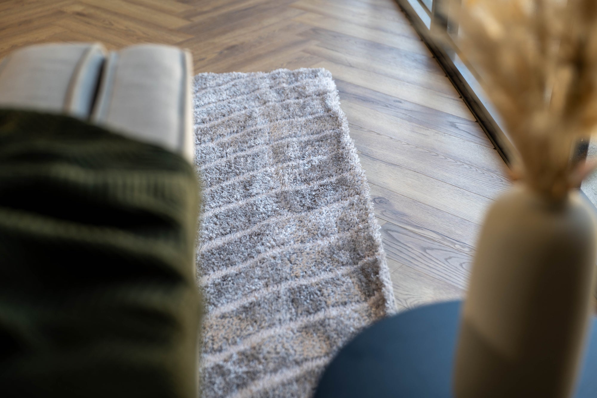 Jasmine Shaggy grey plain wave flokati Rug