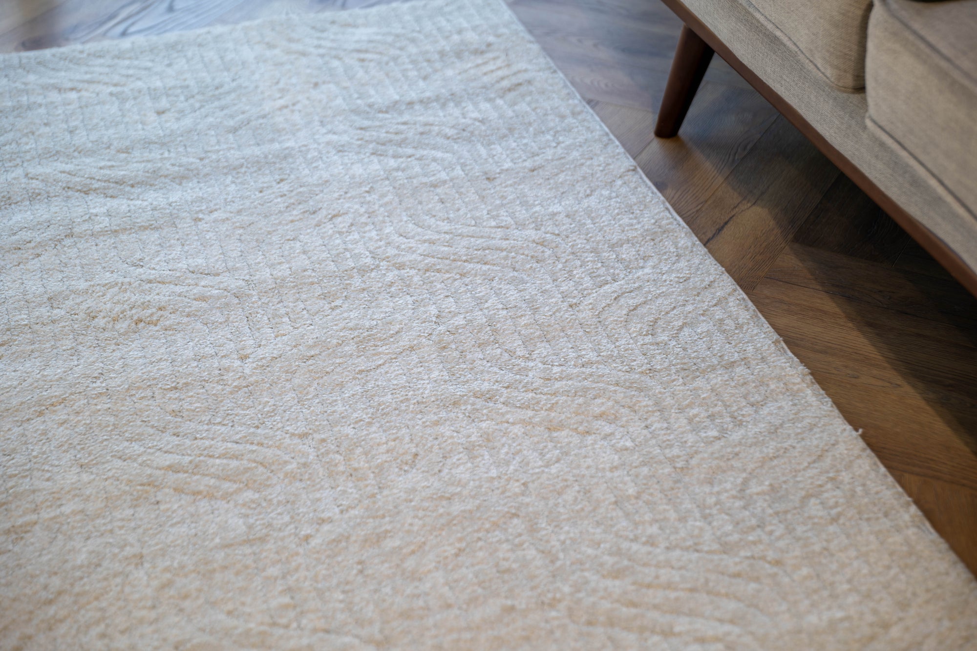 Moopy Cream textured lines modern rug