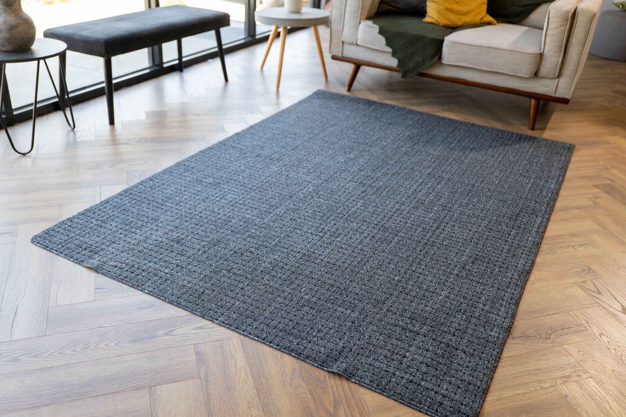 Callavi Urban Weave flatweave charcoal dots rug