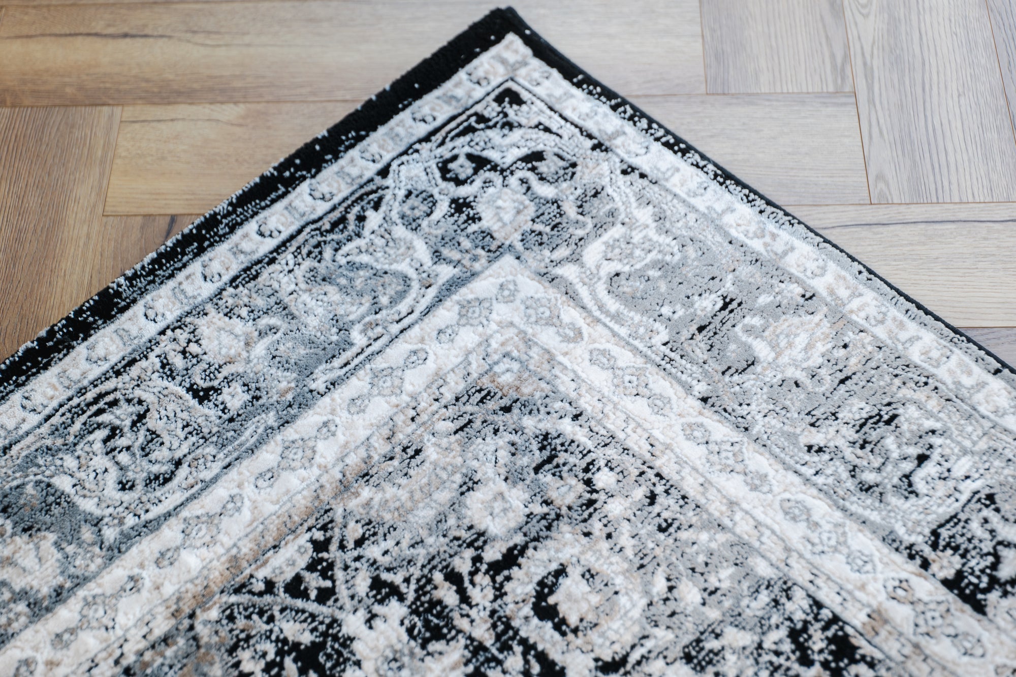 Deluxe 892 cream black traditional transitional rug
