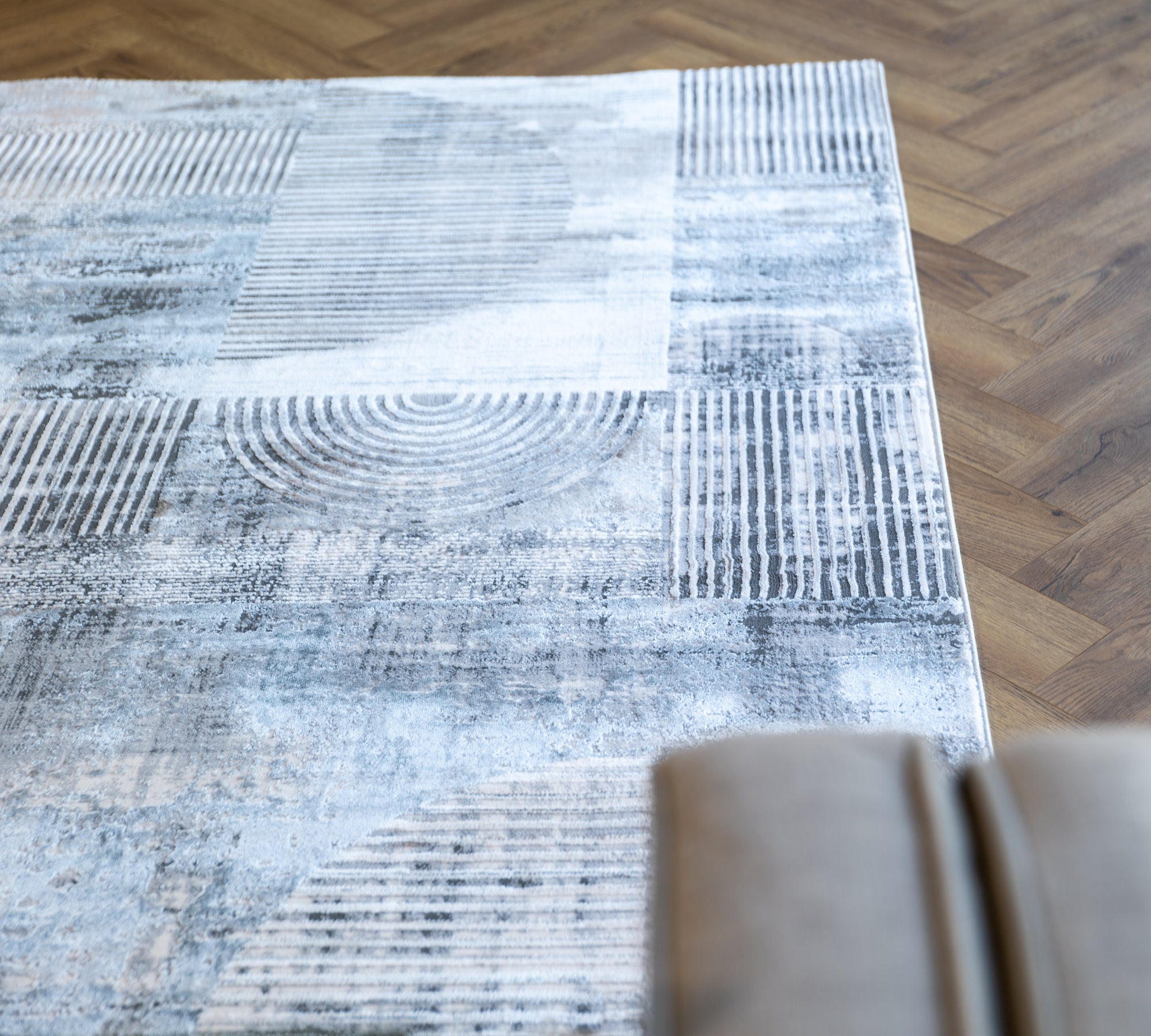 Deluxe modern contemprary design grey beige floor rug