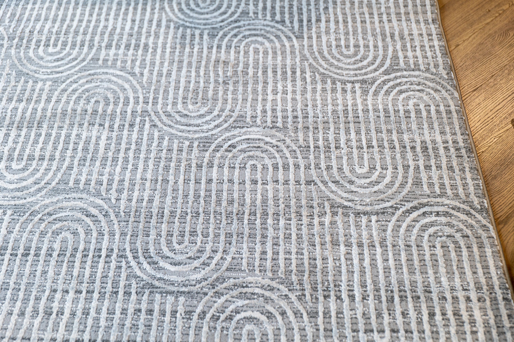 Deluxe modern arched grey beige floor rug