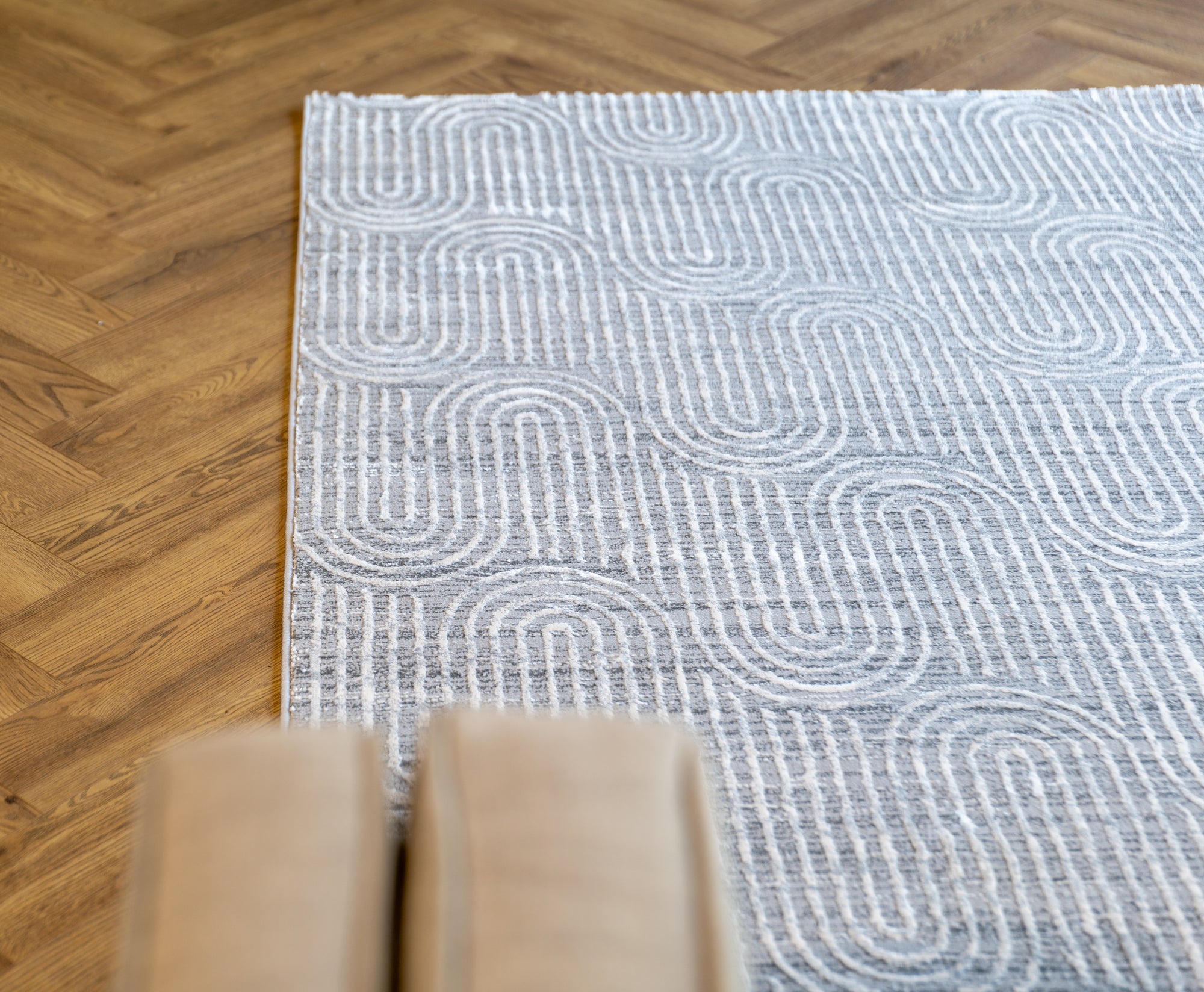 Deluxe modern arched grey beige floor rug