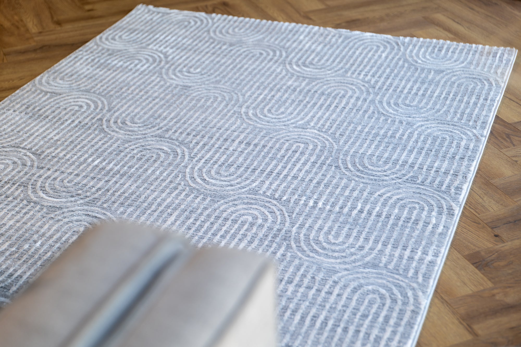 Deluxe modern arched grey beige floor rug