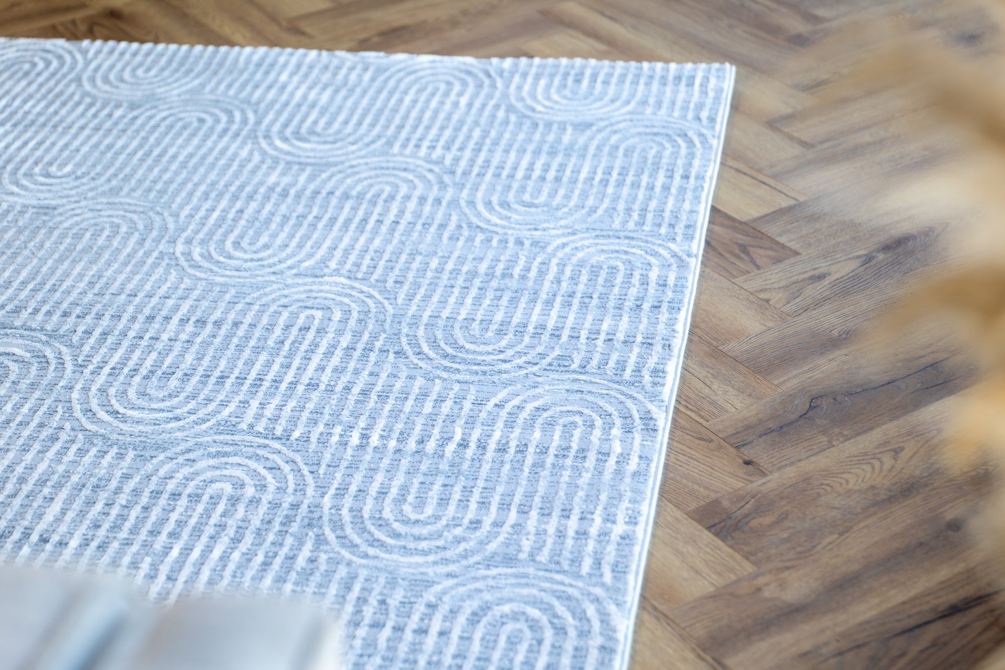 Deluxe modern arched grey beige floor rug