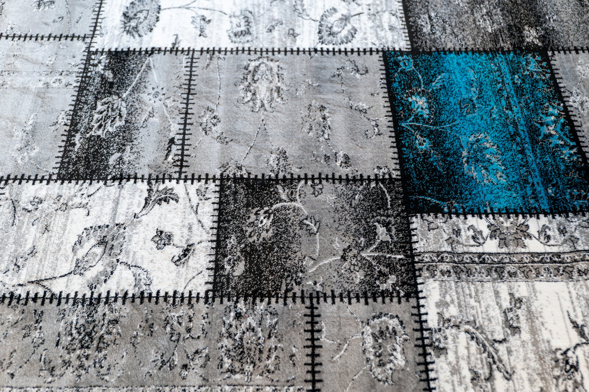 Istanbul 3011 patchworks grey blue rug