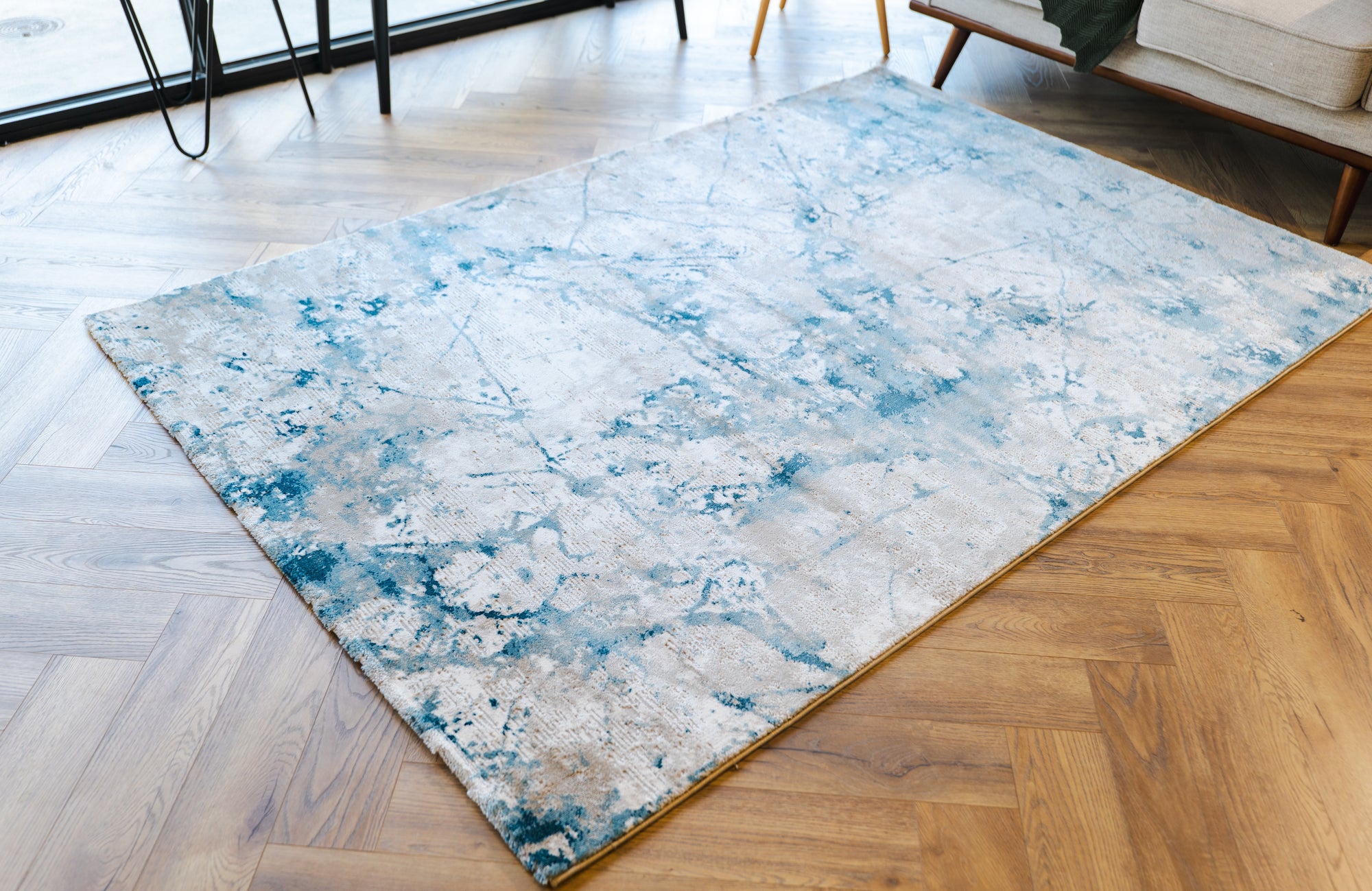 Alissa 677 cream blue cracked glass