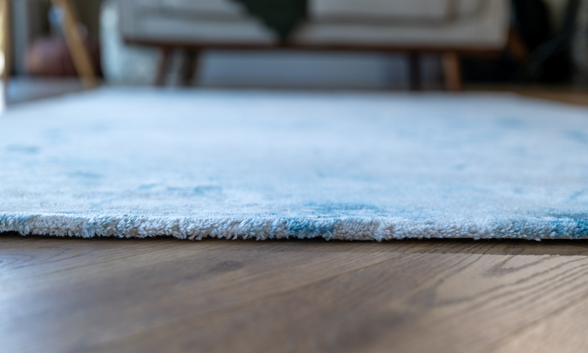 Alissa 677 cream blue cracked glass