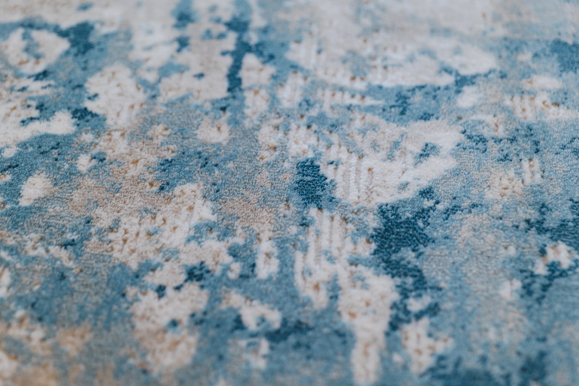 Alissa 677 cream blue cracked glass