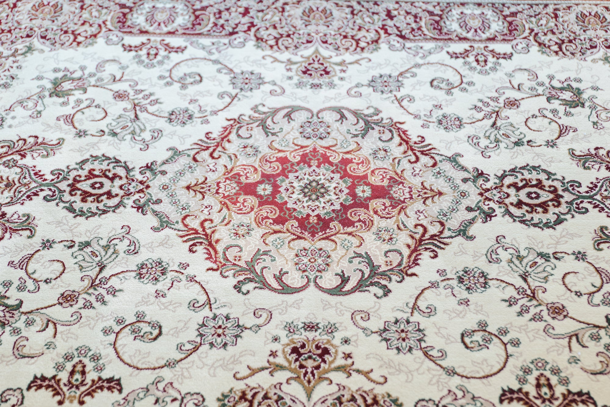 Barchalli cream red Traditional Benevolence Rug