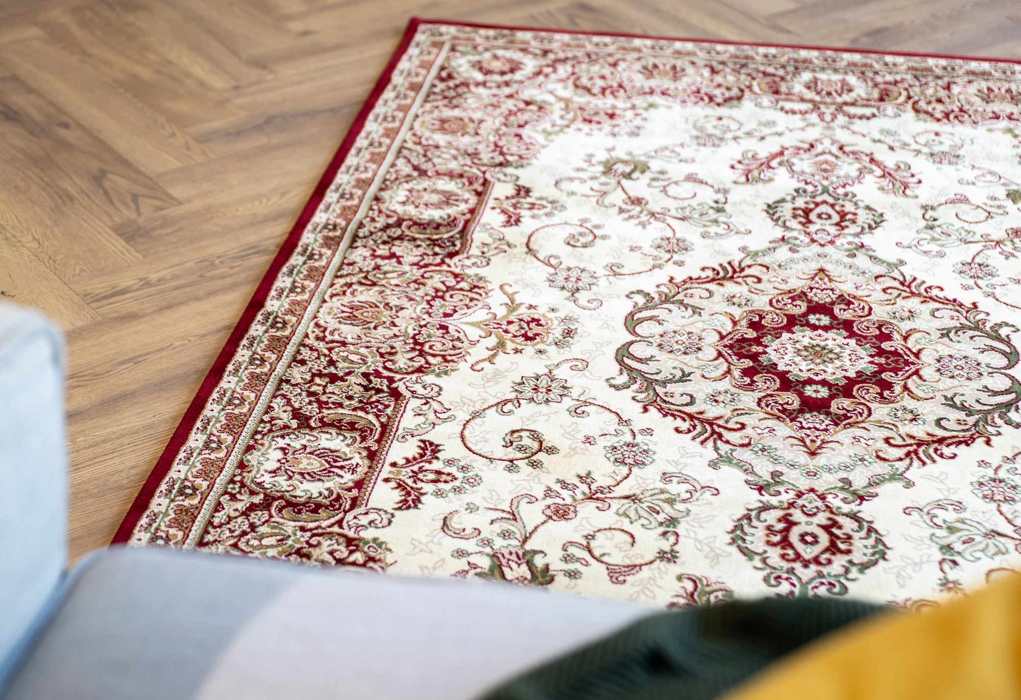 Barchalli cream red Traditional Benevolence Rug