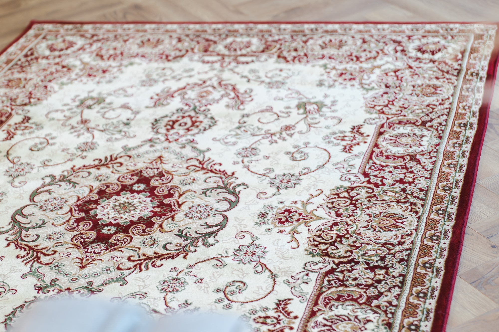 Barchalli cream red Traditional Benevolence Rug
