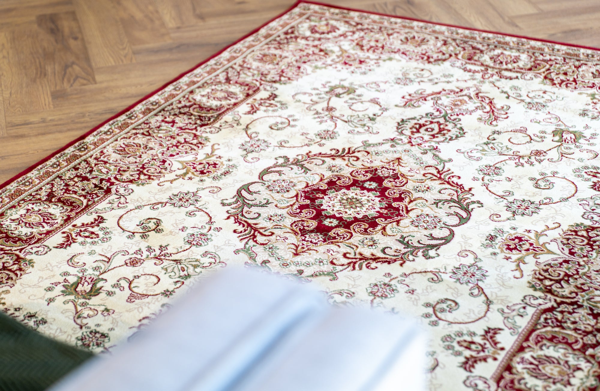 Barchalli cream red Traditional Benevolence Rug