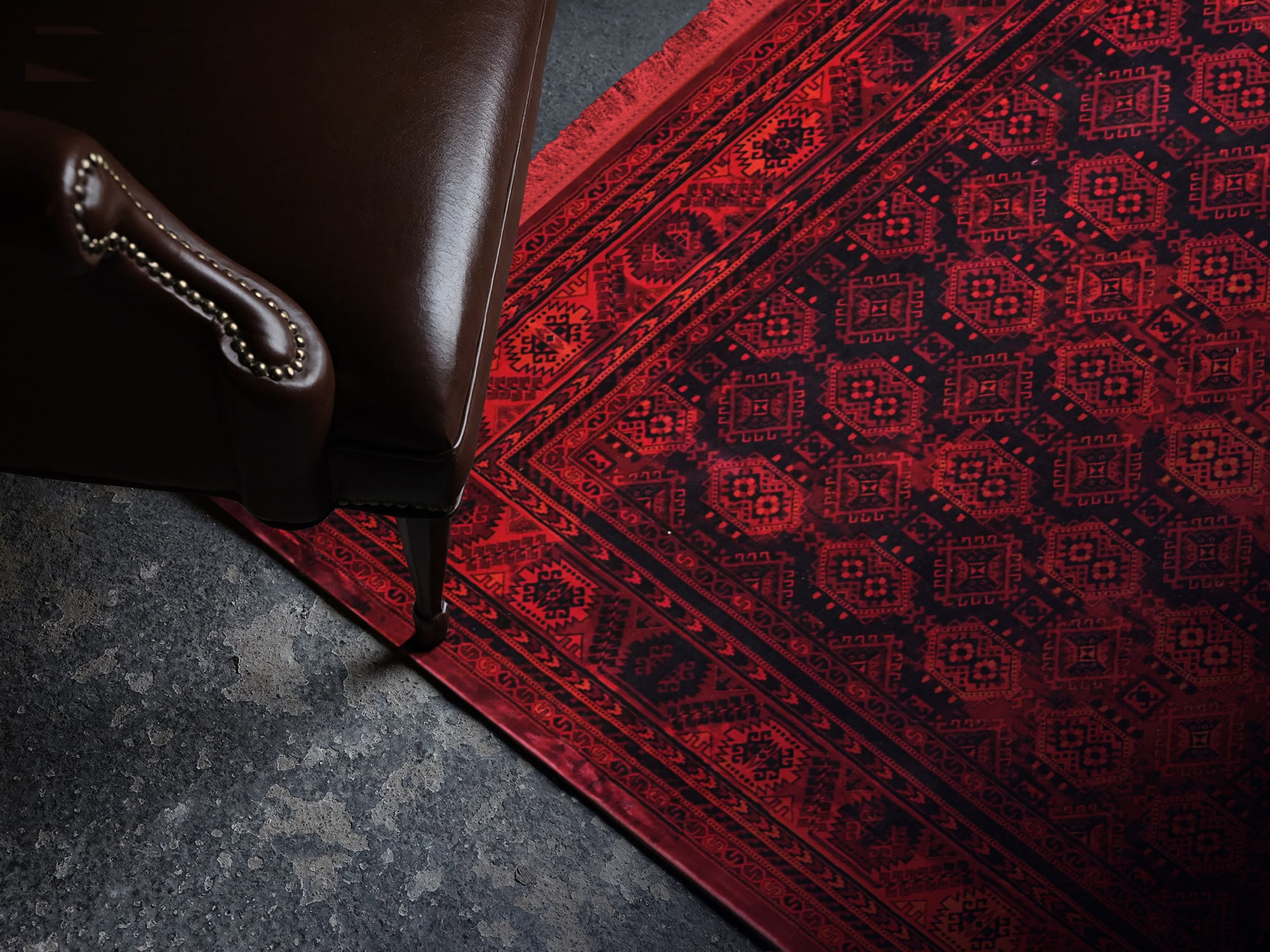 Hive 201 Red Traditional distressed rug