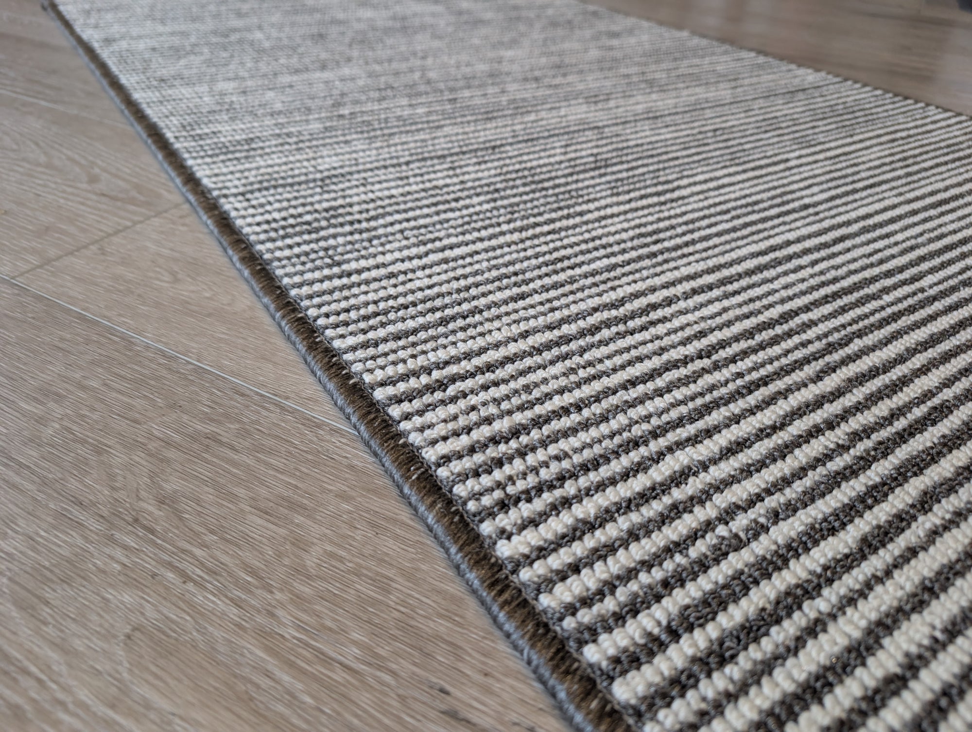 Nikotex grey white lines 67cm Wide