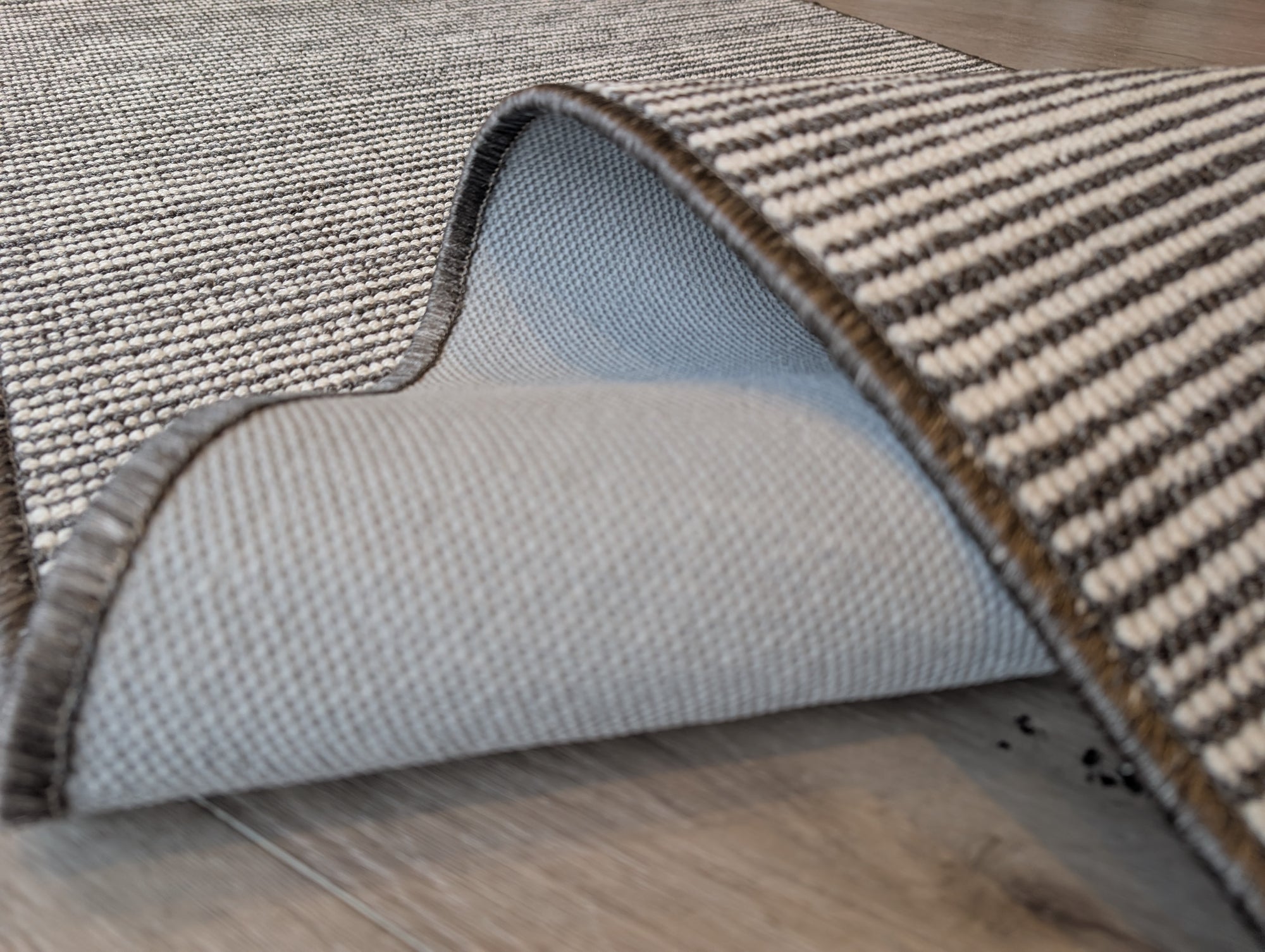 Nikotex grey white lines 67cm Wide