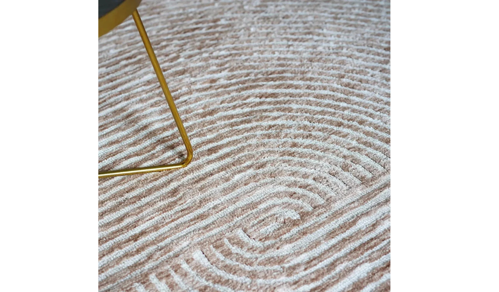Isla Rust Curved Line Textured Wool Rug