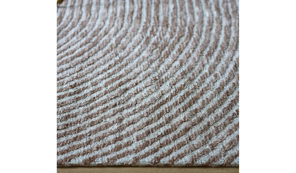 Isla Rust Curved Line Textured Wool Rug