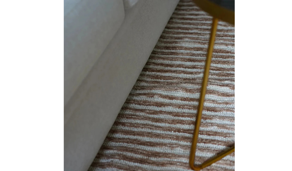 Isla Rust Curved Line Textured Wool Rug