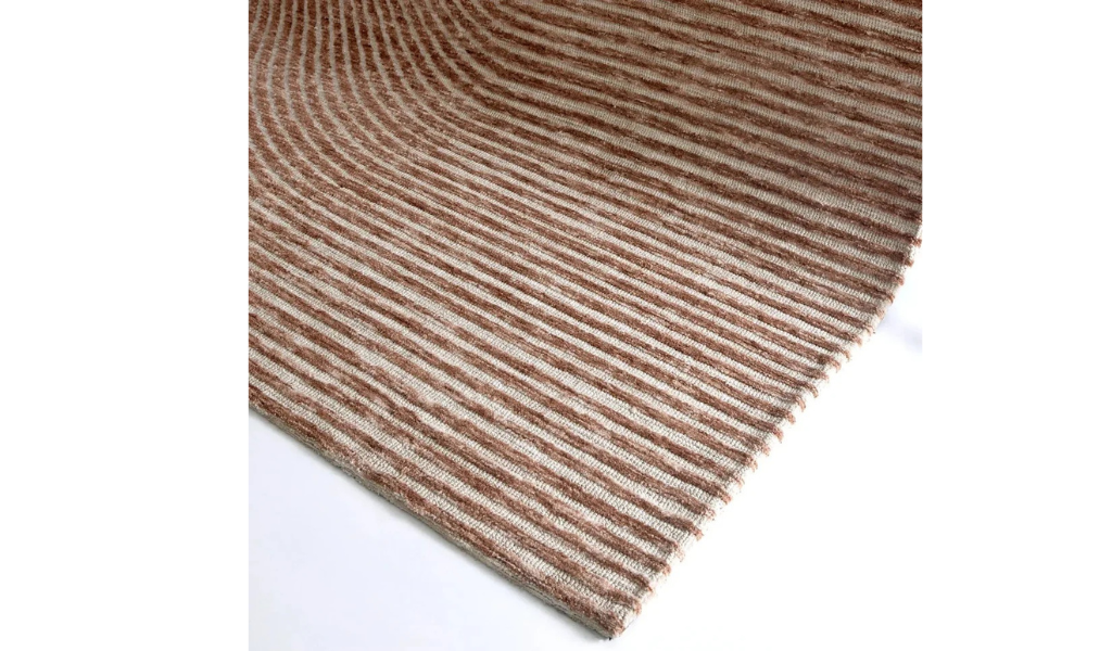 Isla Rust Curved Line Textured Wool Rug