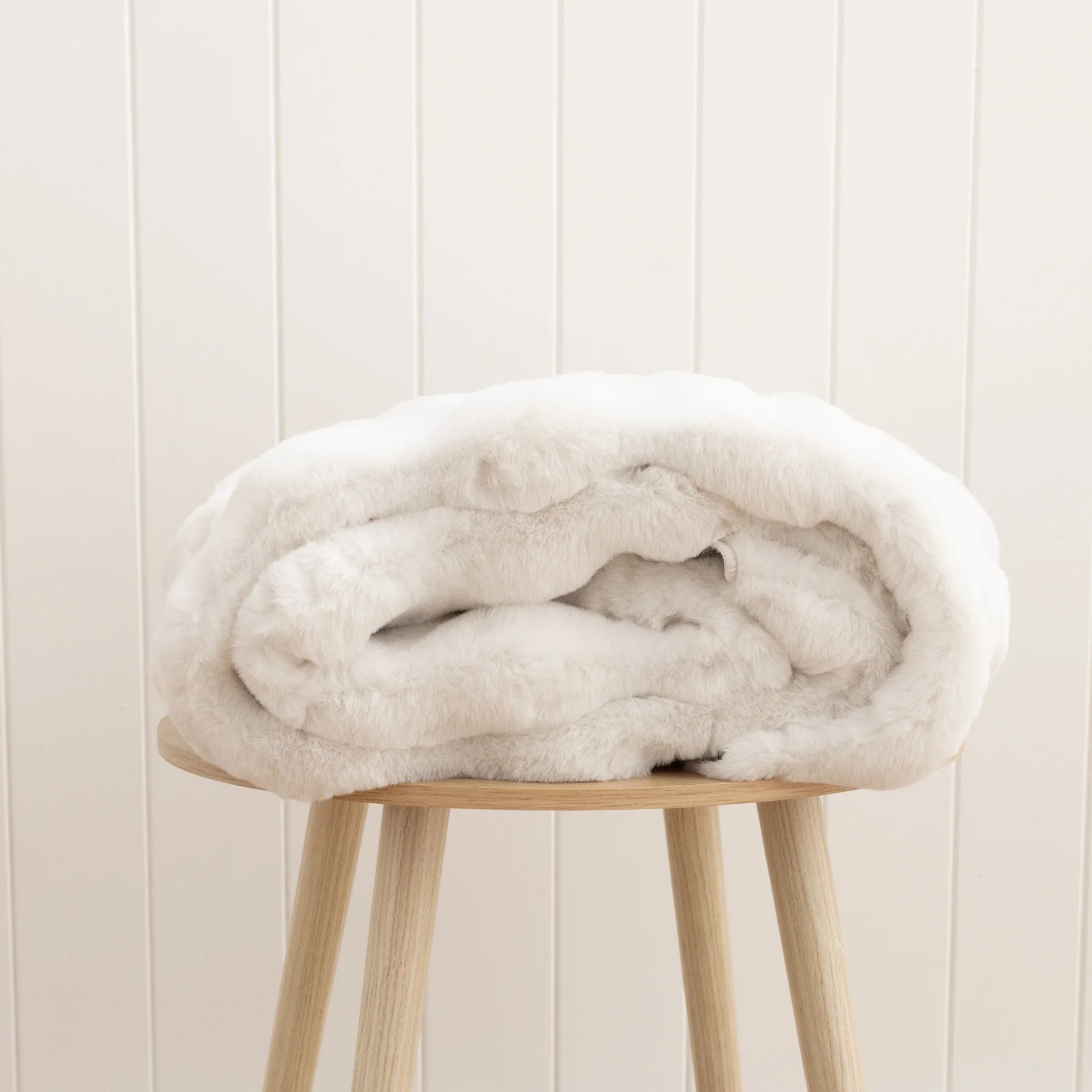 Purity Washable Round Rug White rug