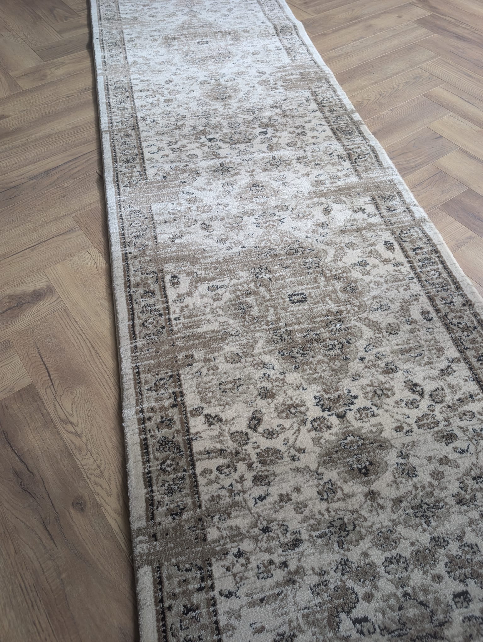 Vaha traditional Cream 80 cm Wide