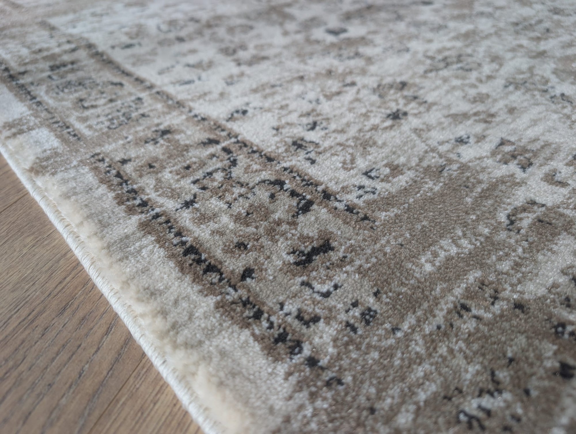 Vaha traditional Cream 80 cm Wide