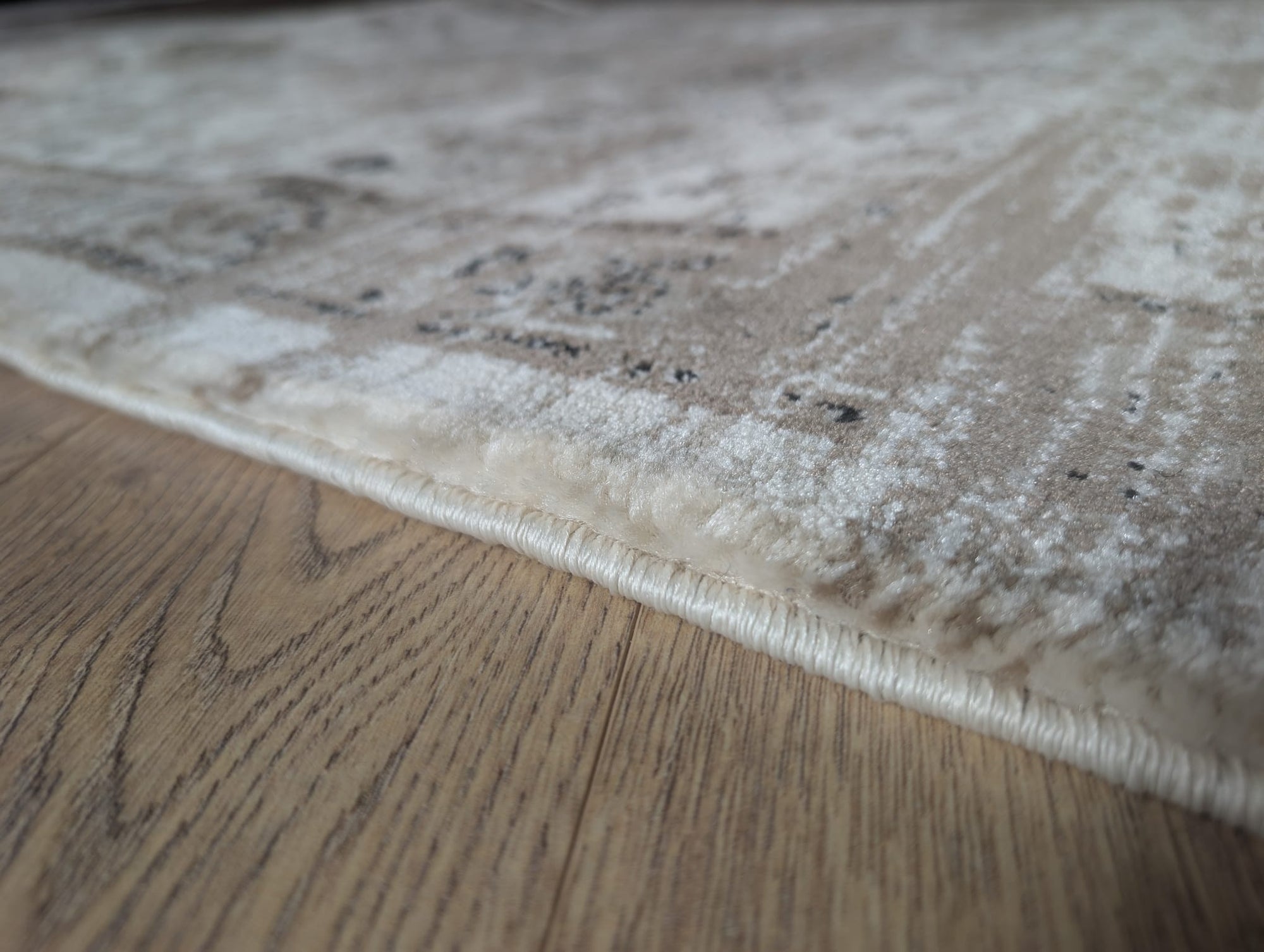 Vaha traditional Cream 80 cm Wide