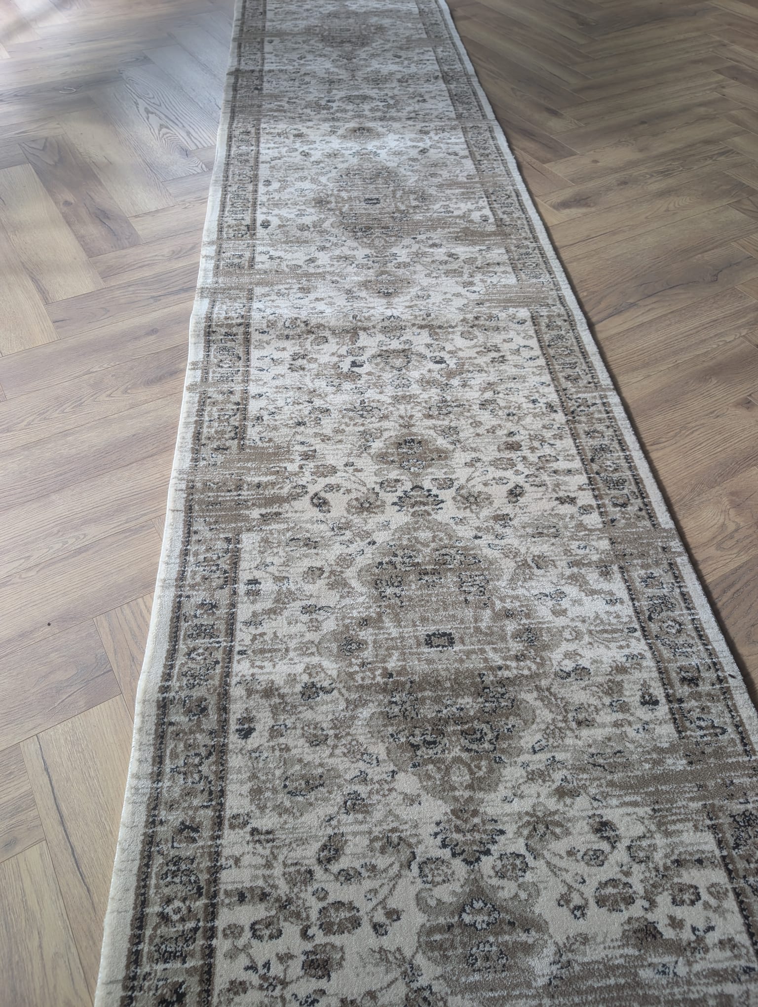 Vaha traditional Cream 80 cm Wide