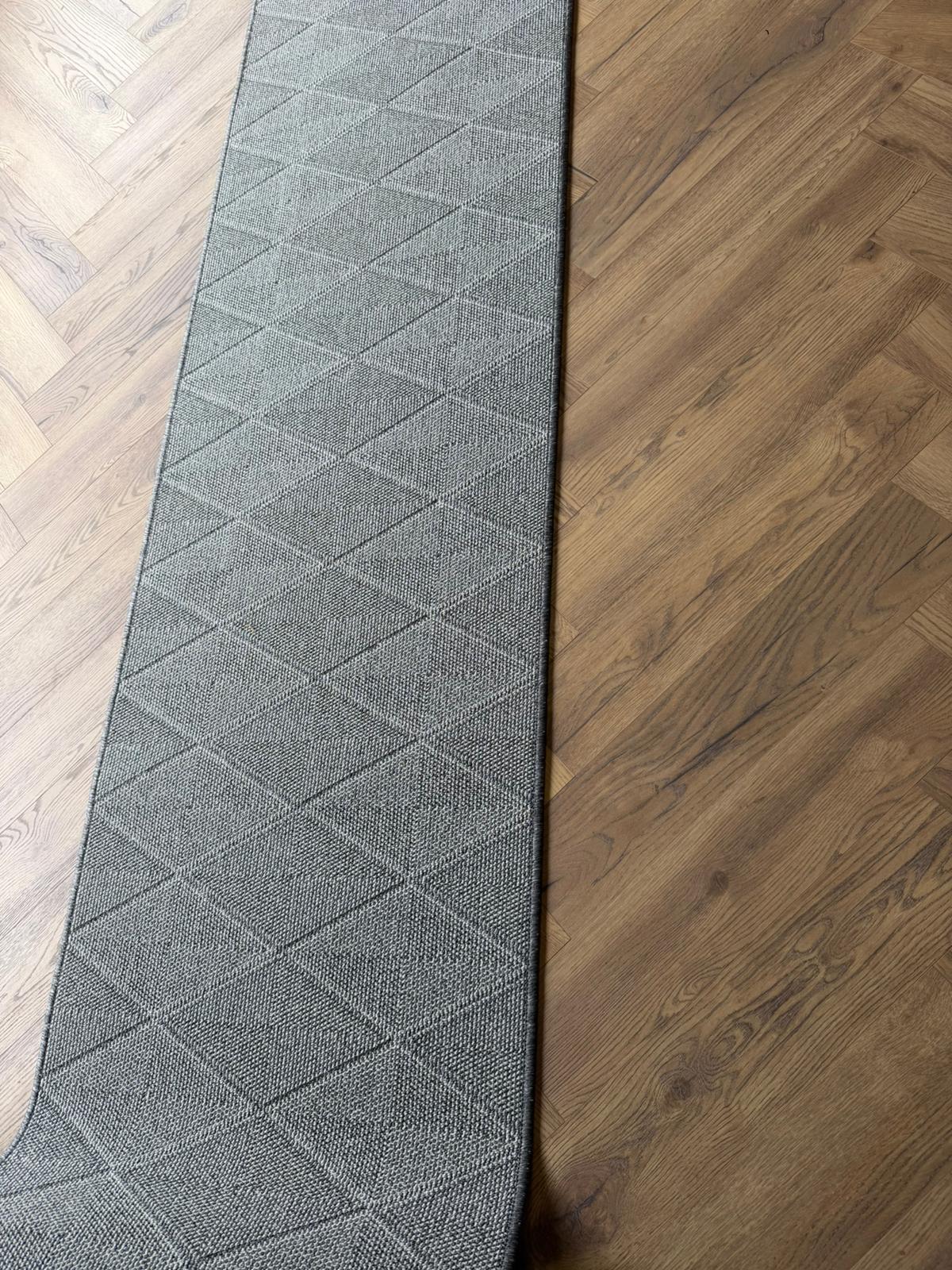 Nikotex desi grey diamond 67cm Wide
