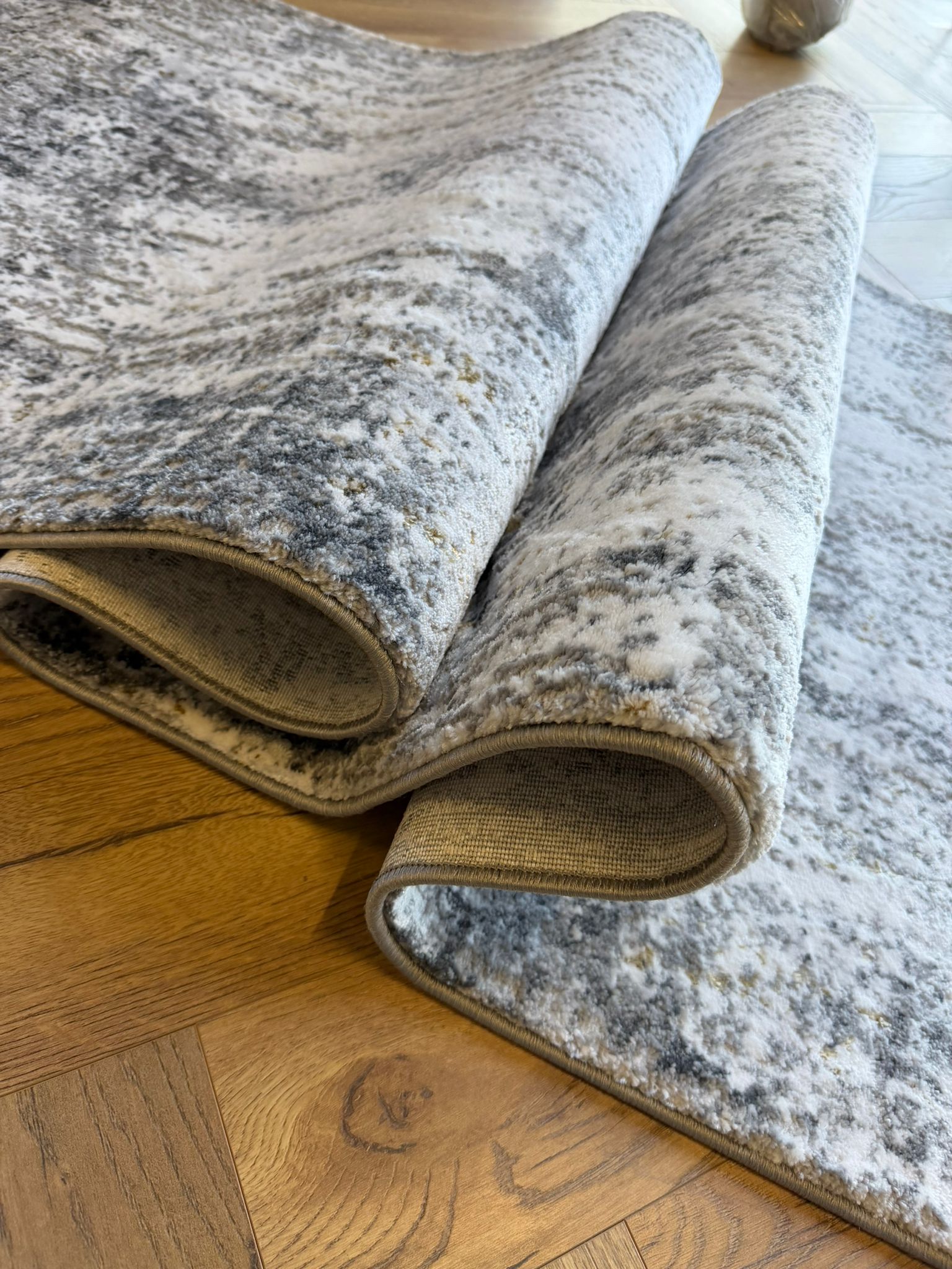 Lazer grey cream dotted runner 80 cm Wide