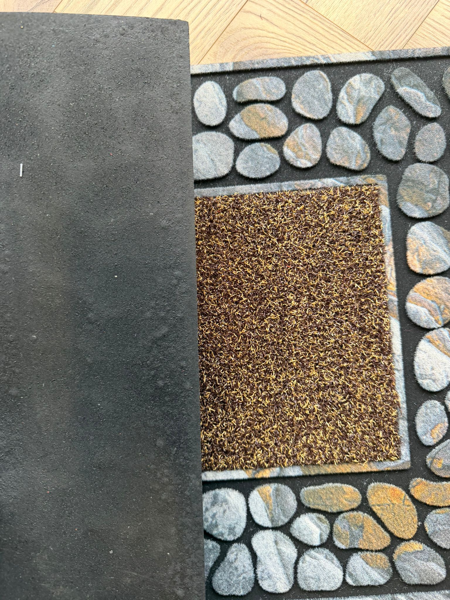 Outdoor Mat Pebble Border 45x76cm - Brown