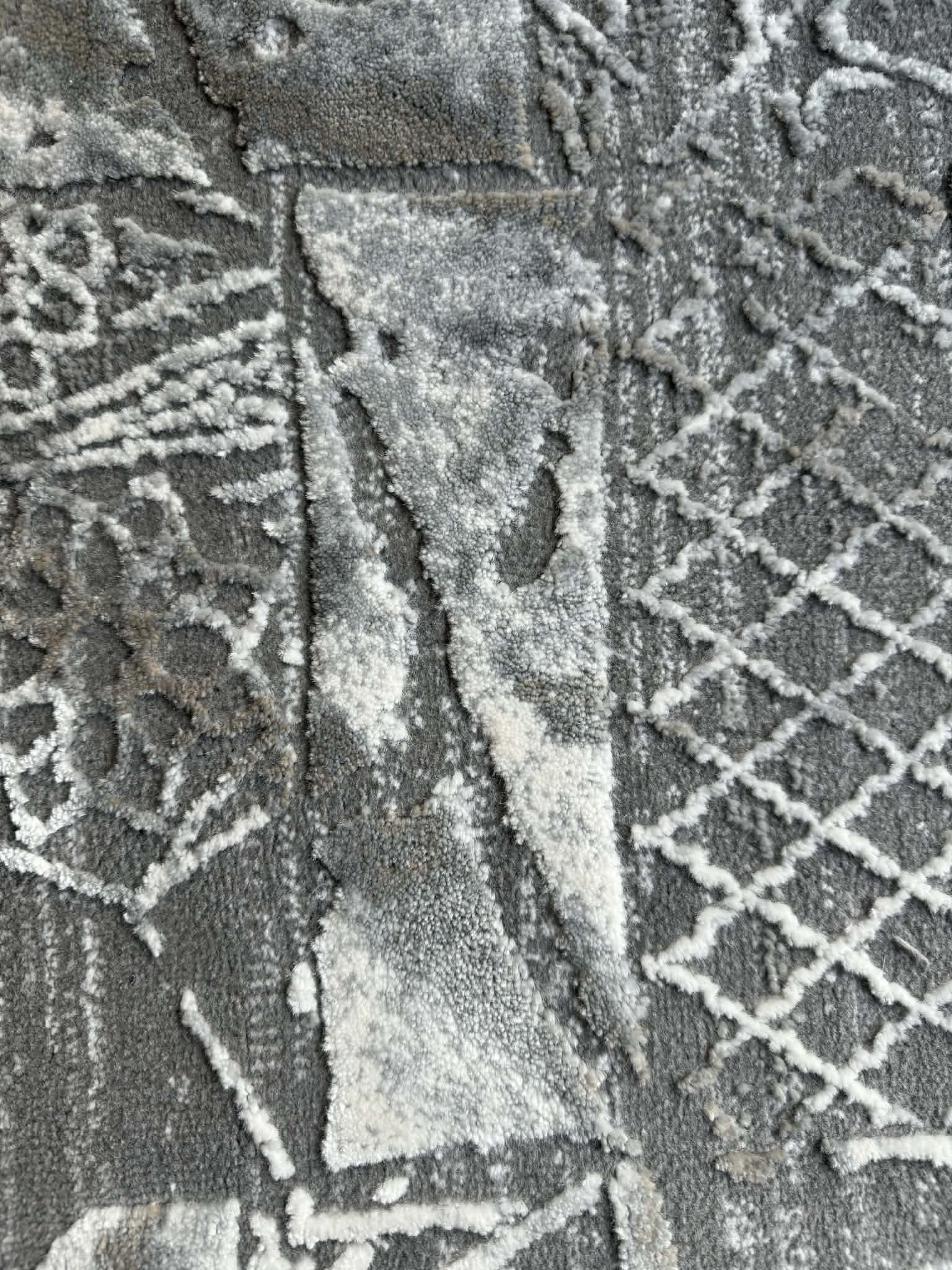 Deluxe Silver Grey Abstract Patchwork Rug