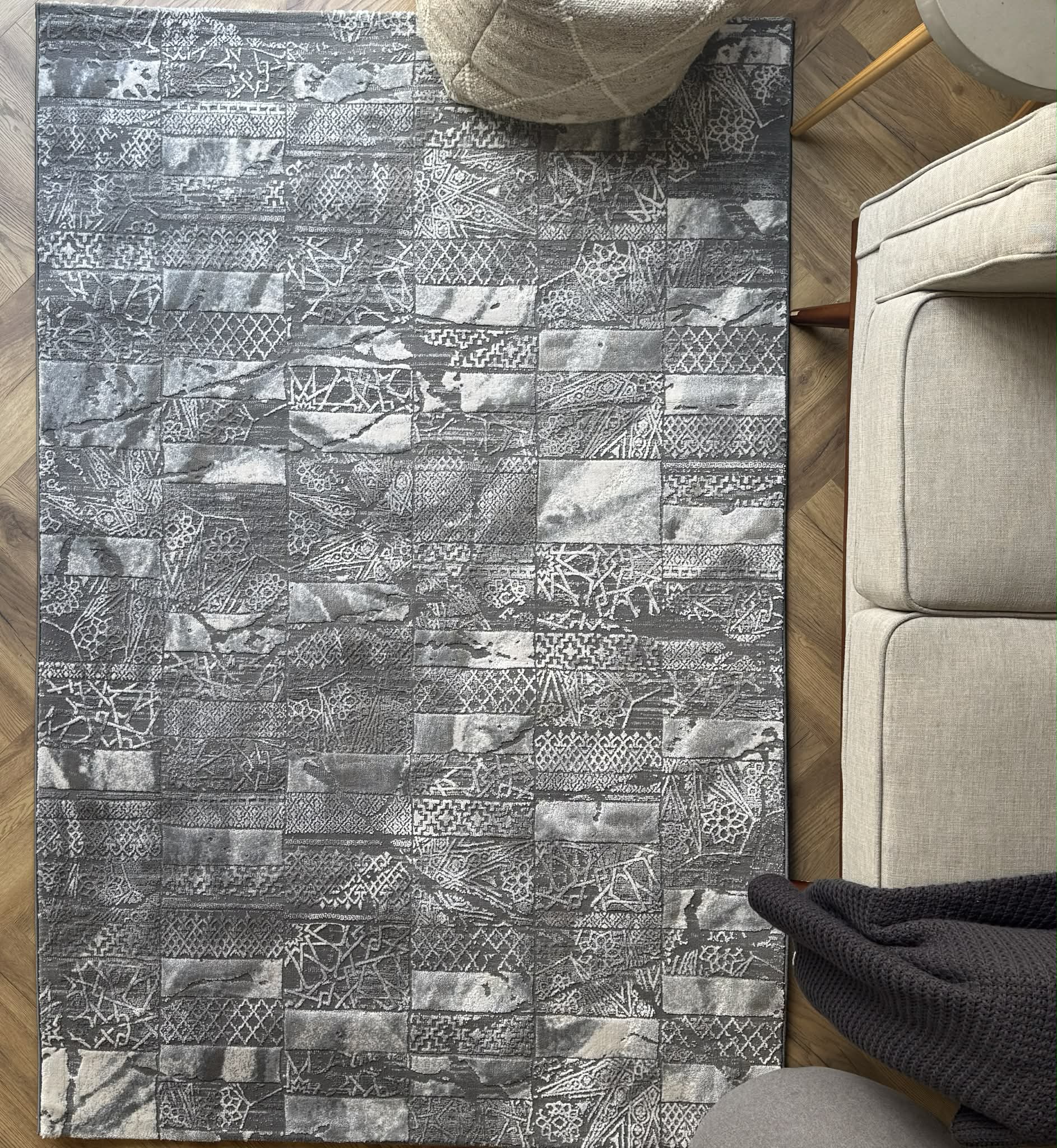 Deluxe Silver Grey Abstract Patchwork Rug