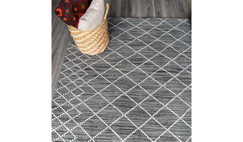 Clare Dark Grey Diamond Lattice Wool Rug